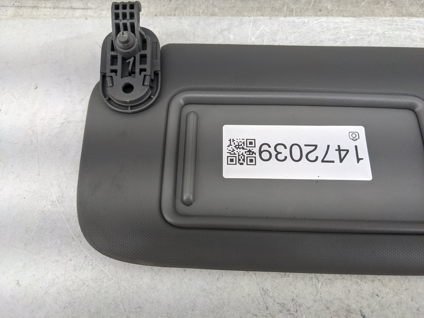 2021-2022 Hyundai Elantra Sun Visor Shade Replacement Driver Left Mirror Fits Fits 2021 2022 OEM Used Auto Parts - Oemusedau