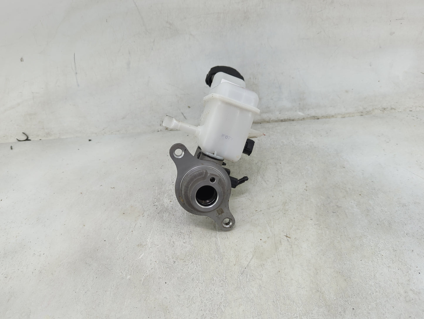 2023 Hyundai Elantra Brake Master Cylinder 1490016 - Oemusedautoparts1.com