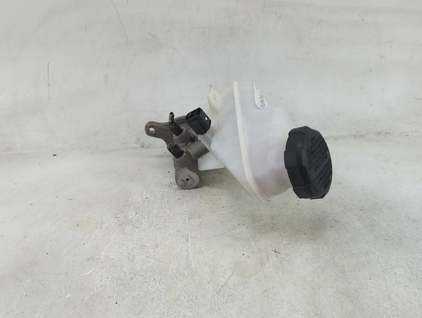 2023 Hyundai Elantra Brake Master Cylinder 1490016 - Oemusedautoparts1.com