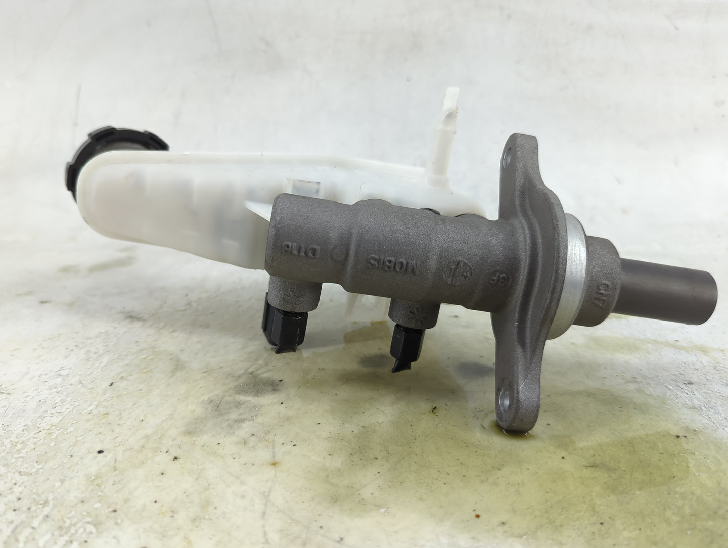 2023 Hyundai Elantra Brake Master Cylinder 1490691 - Oemusedautoparts1.com