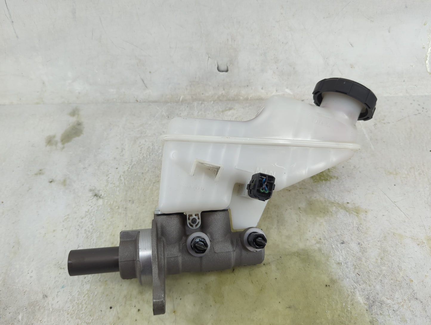 2023 Hyundai Elantra Brake Master Cylinder 1490691 - Oemusedautoparts1.com