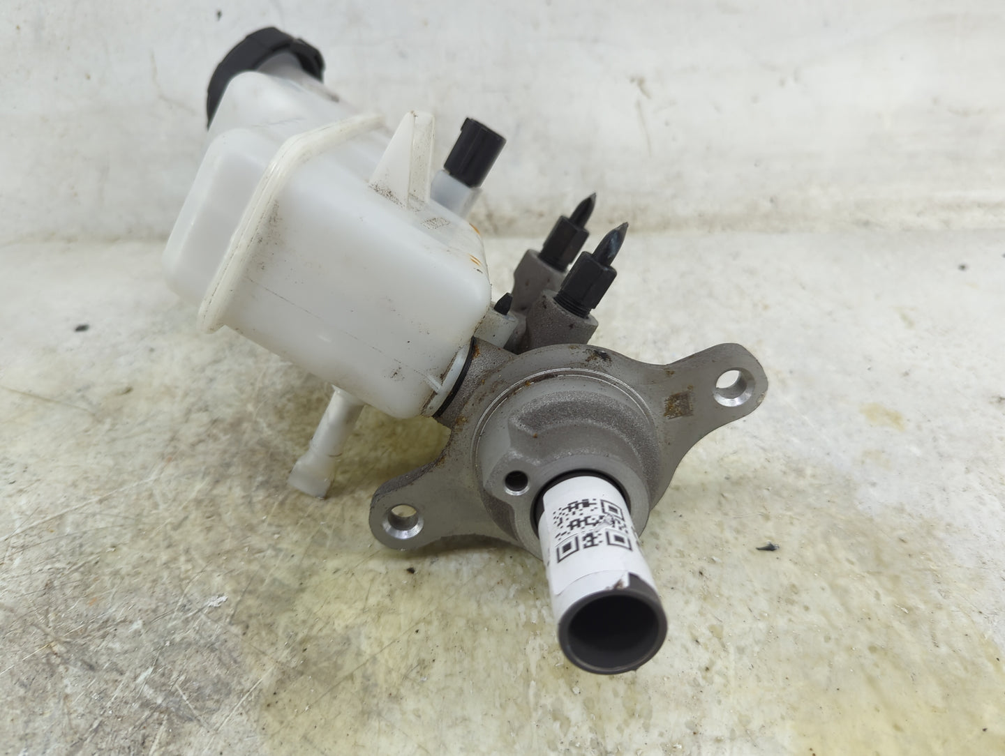 2023 Hyundai Elantra Brake Master Cylinder 1496573 - Oemusedautoparts1.com