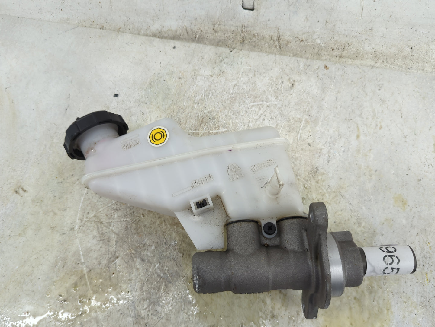 2023 Hyundai Elantra Brake Master Cylinder 1496573 - Oemusedautoparts1.com