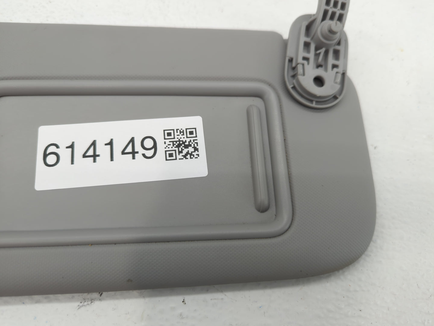 2021-2022 Hyundai Elantra Sun Visor Shade Replacement Passenger Right Mirror Fits Fits 2021 2022 OEM Used Auto Parts - Oemus