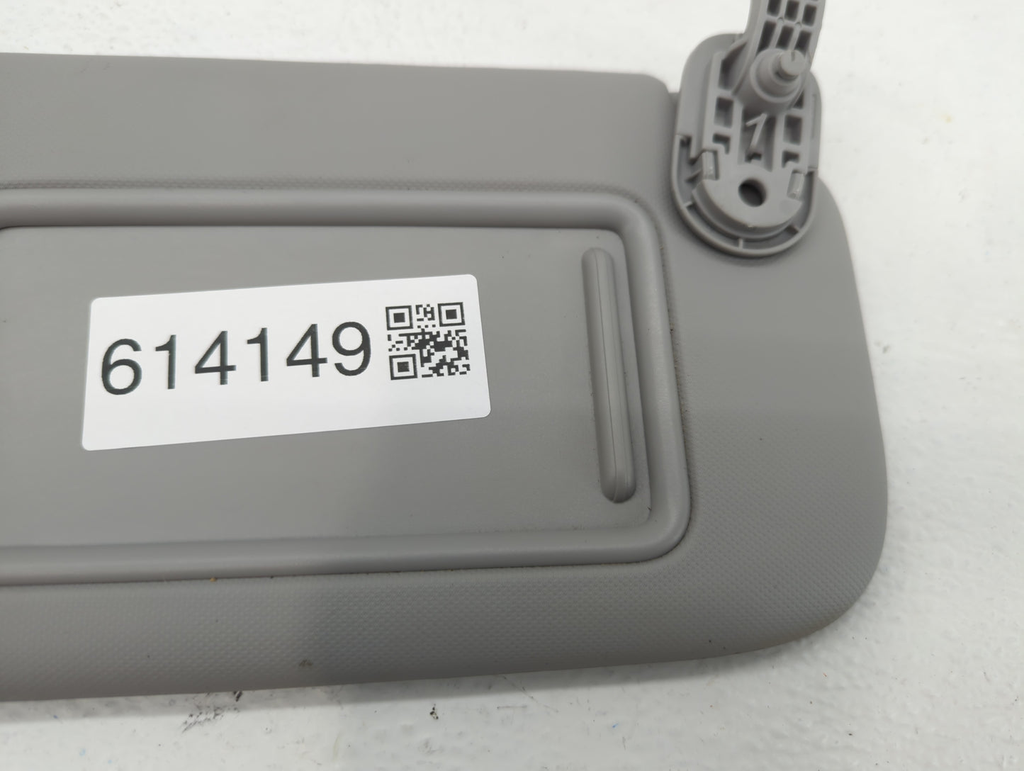 2021-2022 Hyundai Elantra Sun Visor Shade Replacement Passenger Right Mirror Fits Fits 2021 2022 OEM Used Auto Parts - Oemus