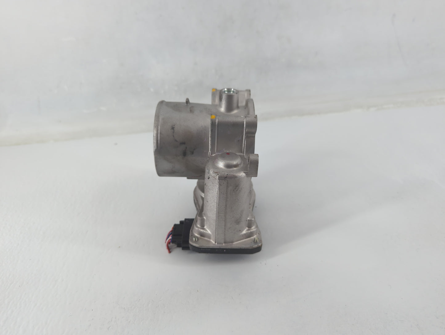 2021-2022 Hyundai Elantra Throttle Body P/N:35100-2J410 Fits Fits 2021 2022 OEM Used Auto Parts - Oemusedautoparts1.com