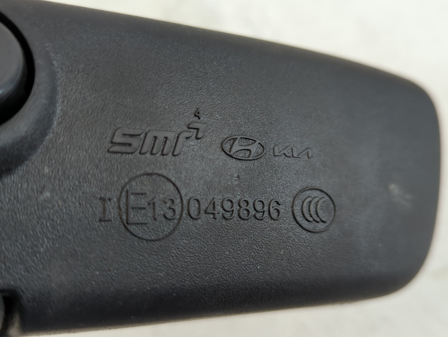 2021-2022 Hyundai Elantra Interior Rear View Mirror Replacement OEM P/N:E13049896 Fits Fits 2020 2021 2022 2023 OEM Used Aut