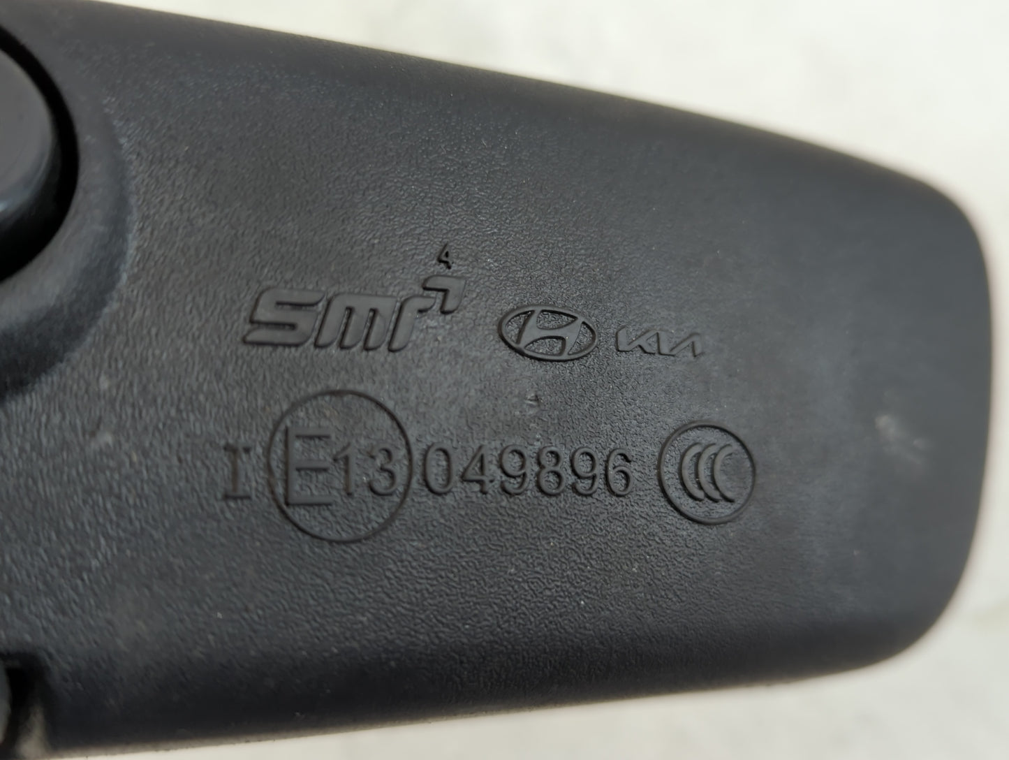 2021-2022 Hyundai Elantra Interior Rear View Mirror Replacement OEM P/N:E13049896 Fits Fits 2020 2021 2022 2023 OEM Used Aut