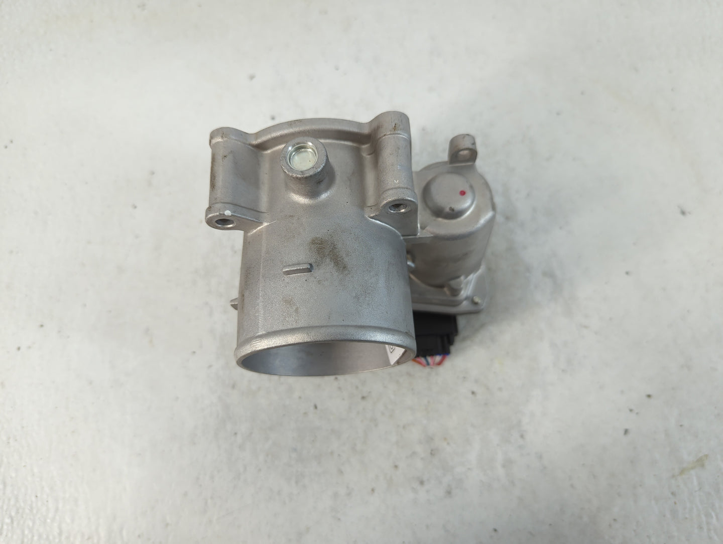 2021-2022 Hyundai Elantra Throttle Body P/N:35100-2J410 Fits Fits 2021 2022 OEM Used Auto Parts - Oemusedautoparts1.com