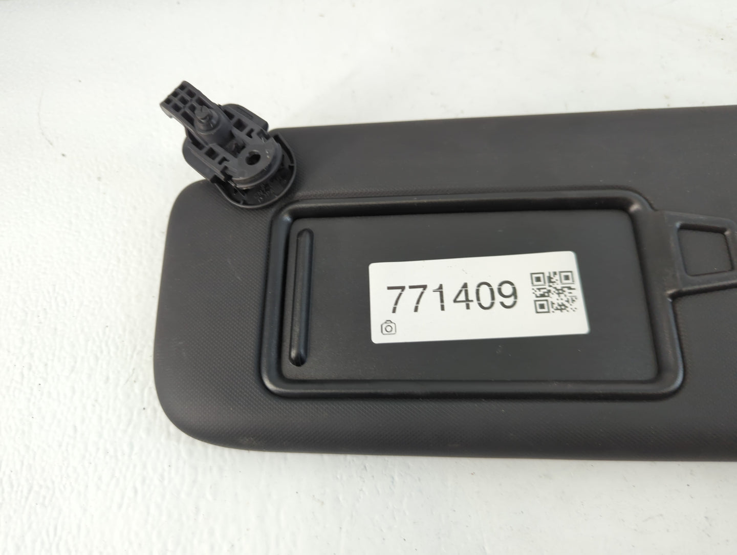 2021-2022 Hyundai Elantra Sun Visor Shade Replacement Driver Left Mirror Fits Fits 2021 2022 OEM Used Auto Parts - Oemusedau