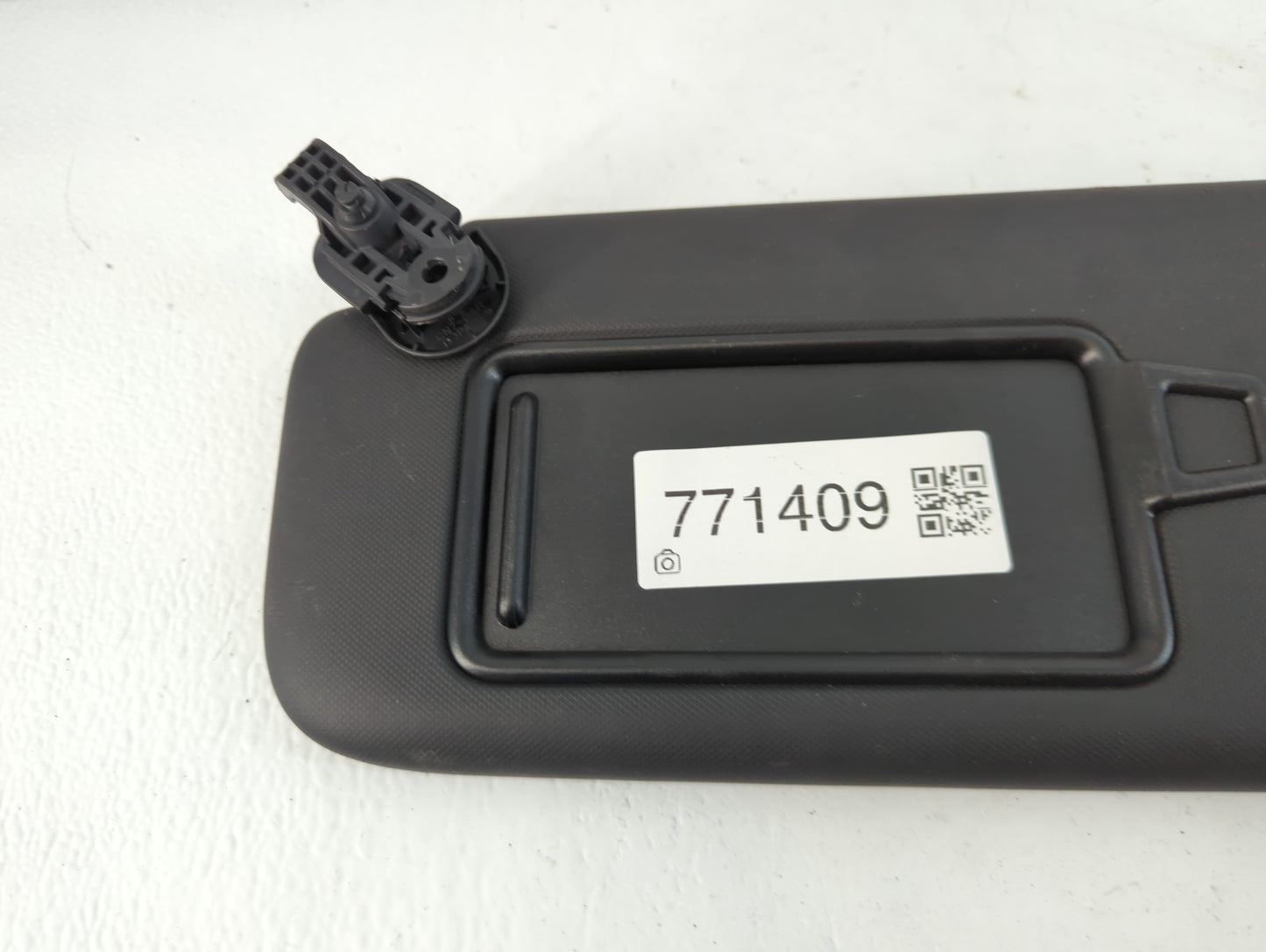 2021-2022 Hyundai Elantra Sun Visor Shade Replacement Driver Left Mirror Fits Fits 2021 2022 OEM Used Auto Parts - Oemusedau