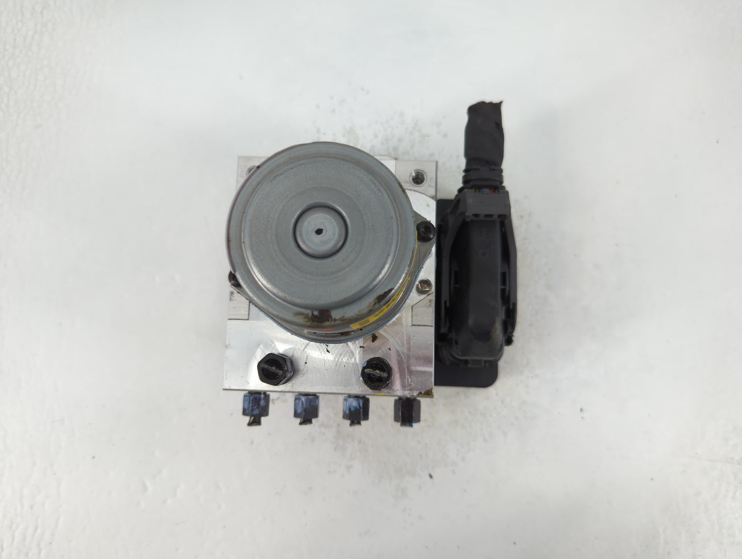 2021-2022 Hyundai Elantra ABS Pump Control Module Replacement P/N:58900-AA500 Fits Fits 2021 2022 OEM Used Auto Parts - Oemu