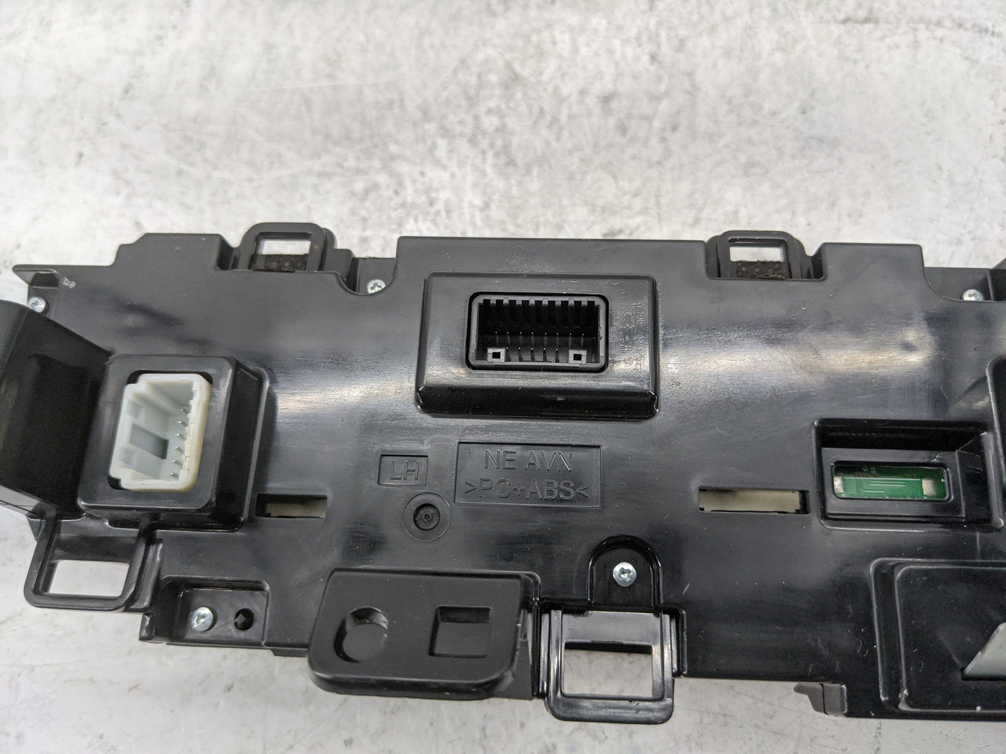 2023 Hyundai Ioniq 5 Radio AM FM Cd Player Receiver Replacement P/N:96540-GI320LS5 Fits OEM Used Auto Parts - Oemusedautopar