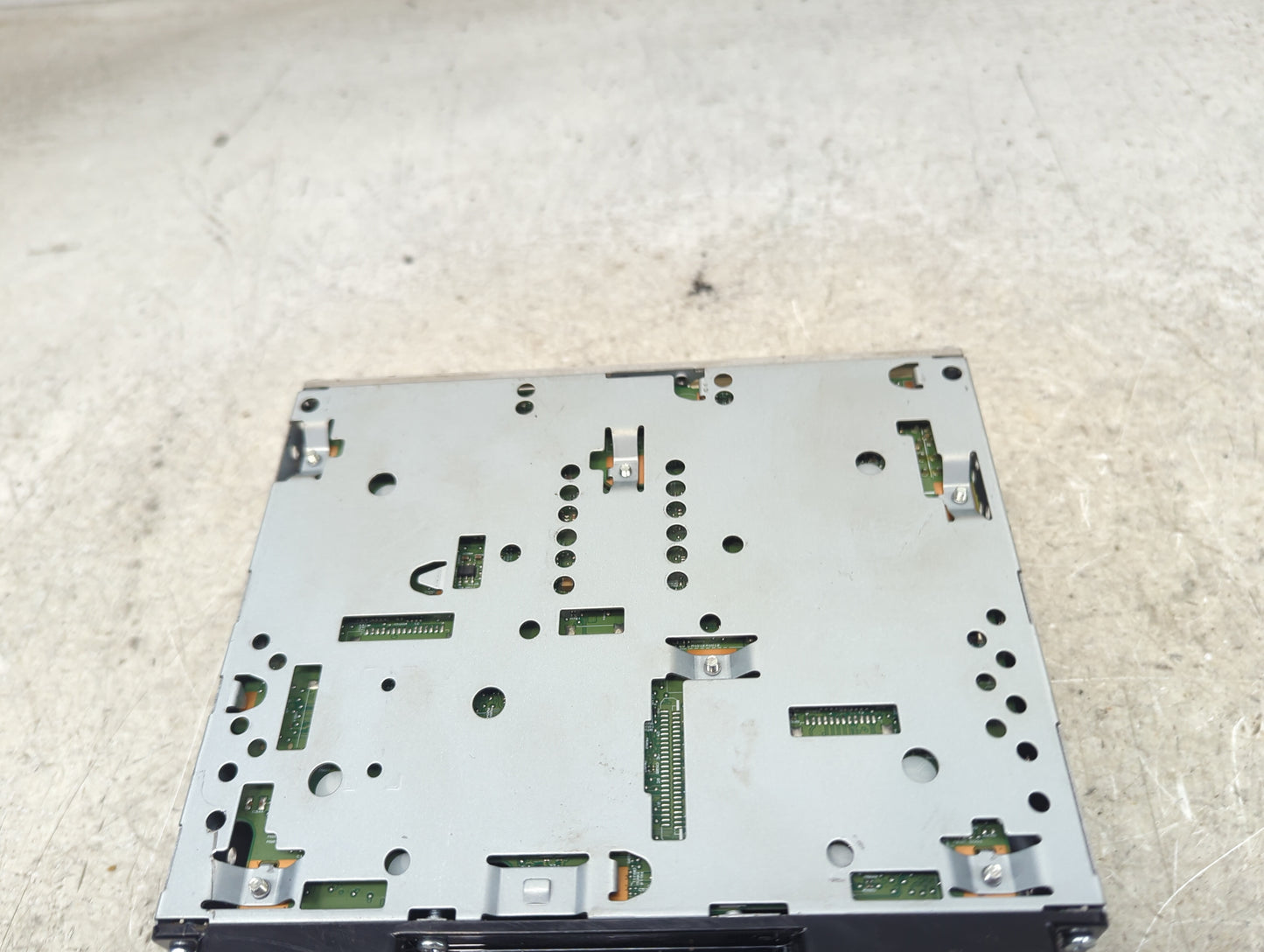 2023 Hyundai Ioniq 5 Radio AM FM Cd Player Receiver Replacement P/N:VT2510/AN T09-VT2510/AN, Y2P-VL8000 Fits OEM Used Auto P