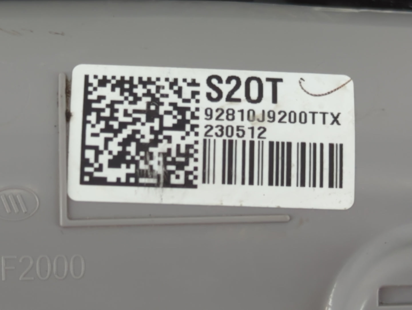 2018-2022 Hyundai Kona Overhead Roof Console 1118545 - Oemusedautoparts1.com