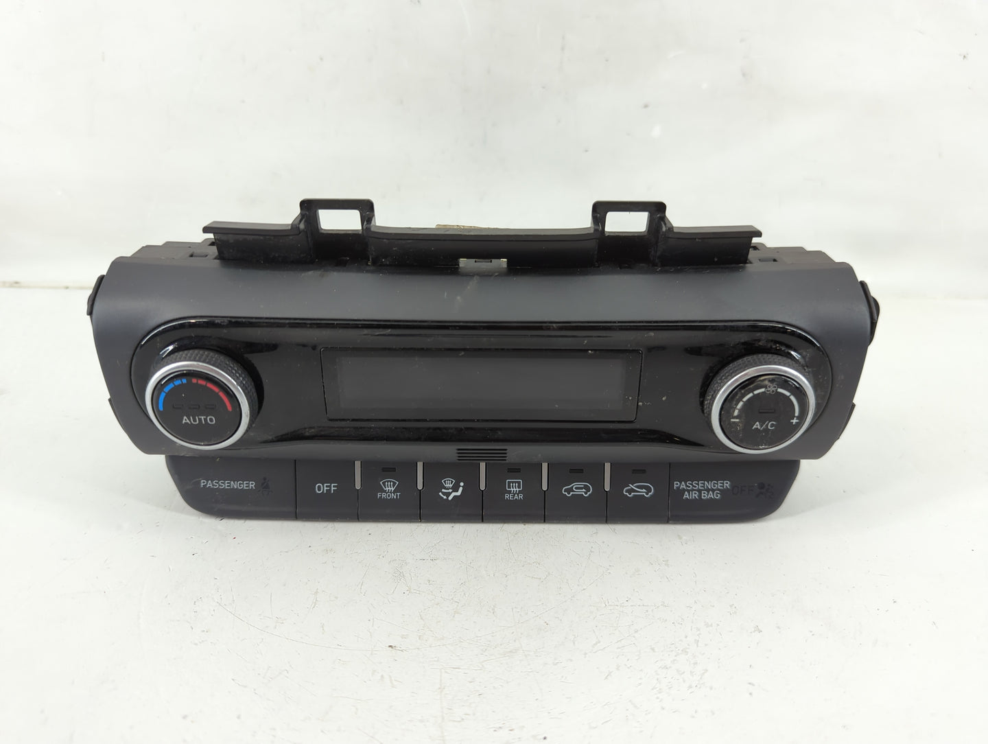 2022 Hyundai Kona Climate Control Module Temperature AC/Heater Replacement P/N:97250-J9010 Fits OEM Used Auto Parts - Oemuse