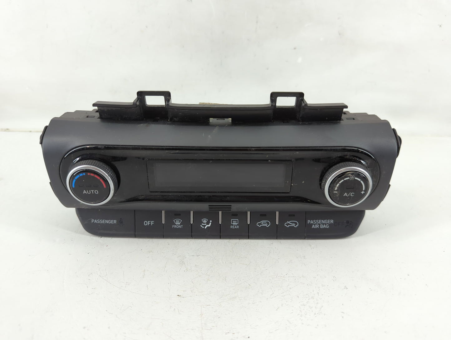 2022 Hyundai Kona Climate Control Module Temperature AC/Heater Replacement P/N:97250-J9010 Fits OEM Used Auto Parts - Oemuse