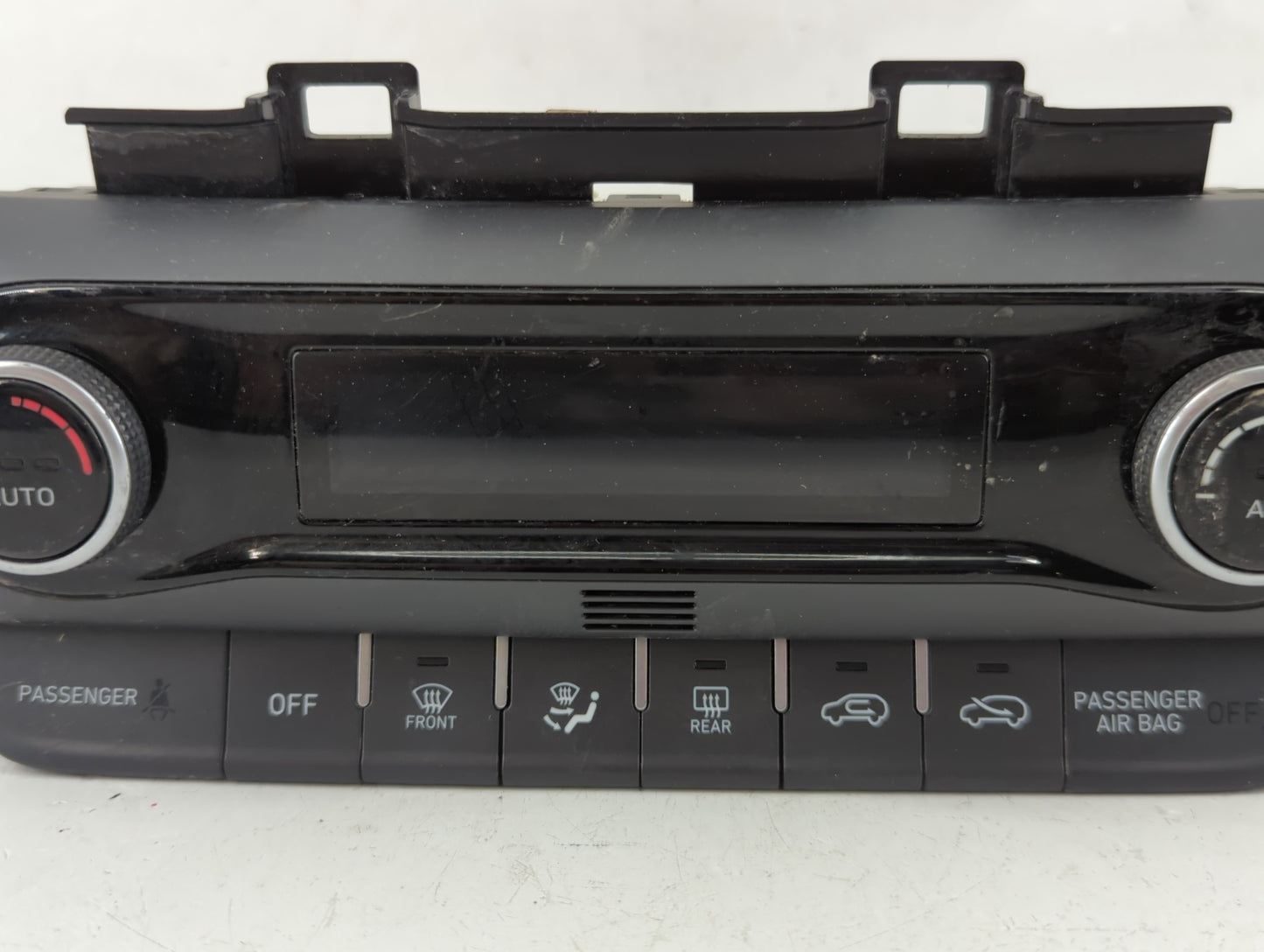 2022 Hyundai Kona Climate Control Module Temperature AC/Heater Replacement P/N:97250-J9010 Fits OEM Used Auto Parts - Oemuse