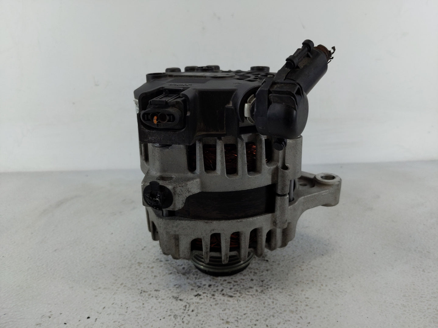 2022 Hyundai Kona Alternator Replacement Generator Charging Assembly Engine OEM P/N:37300 2J355 Fits Fits 2021 OEM Used Auto
