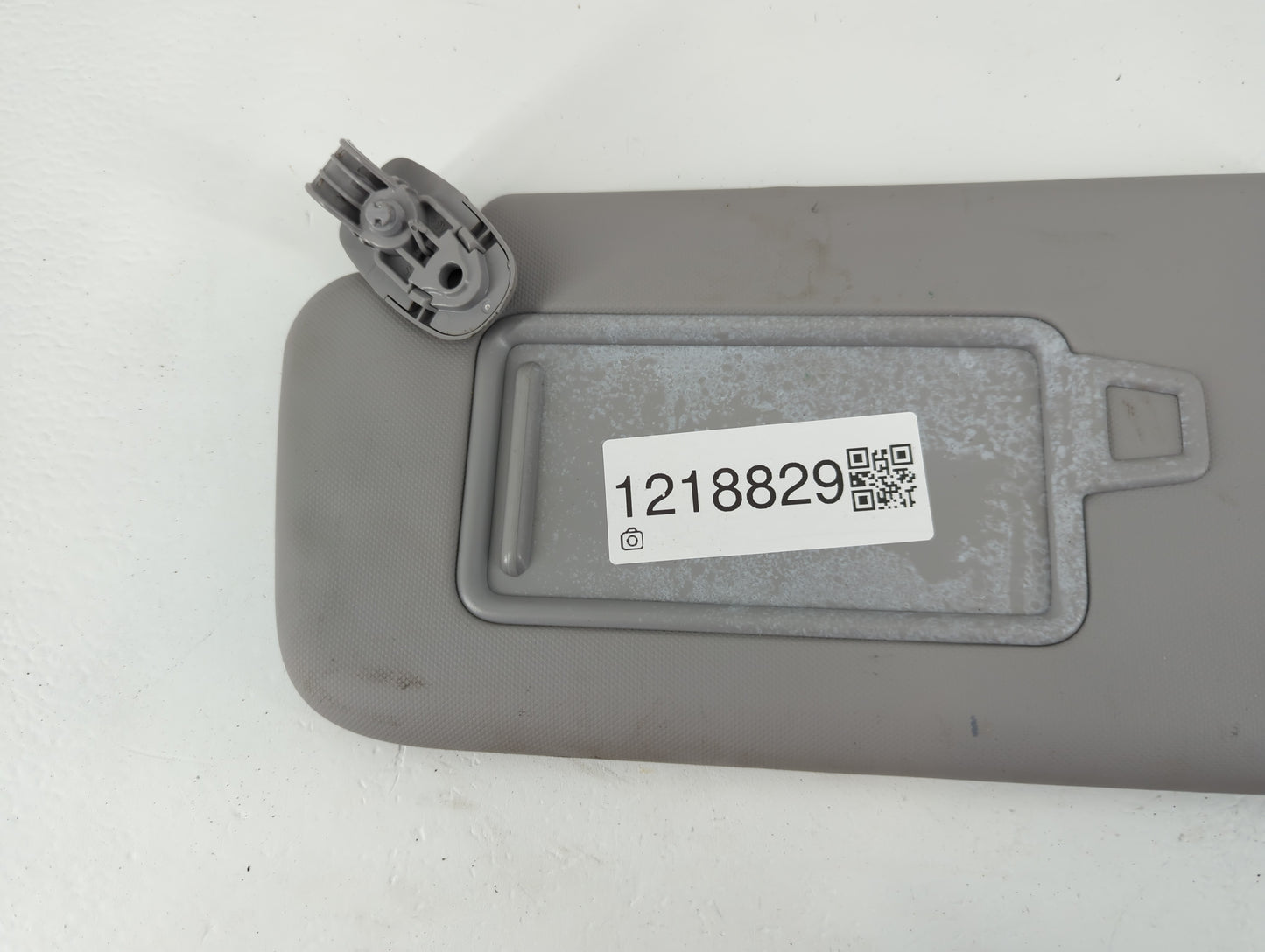 2022 Hyundai Kona Sun Visor Shade Replacement Driver Left Mirror Fits OEM Used Auto Parts - Oemusedautoparts1.com