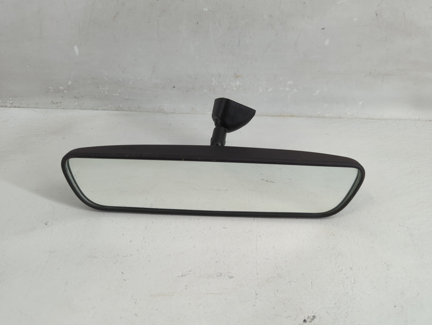 2022 Hyundai Kona Interior Rear View Mirror Replacement OEM P/N:E13049896 Fits Fits 2020 2021 2023 OEM Used Auto Parts - Oem