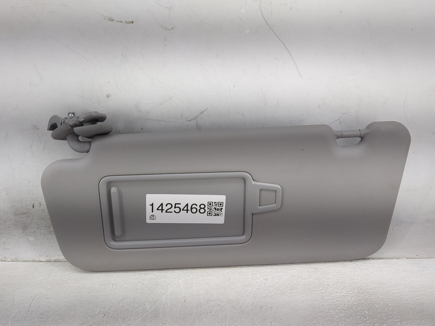 2022 Hyundai Kona Sun Visor Shade Replacement Driver Left Mirror Fits OEM Used Auto Parts - Oemusedautoparts1.com