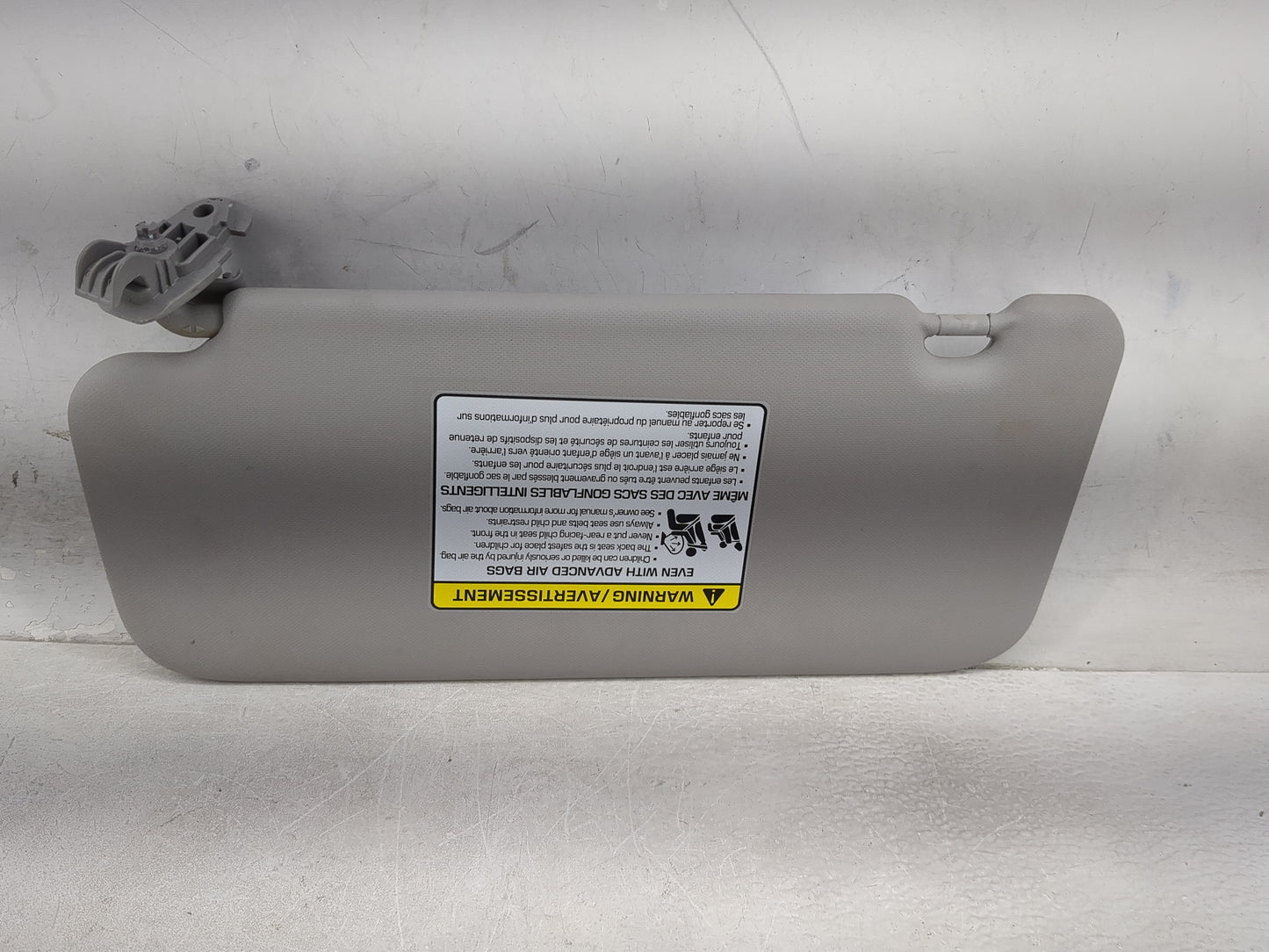 2022 Hyundai Kona Sun Visor Shade Replacement Passenger Right Mirror Fits OEM Used Auto Parts - Oemusedautoparts1.com