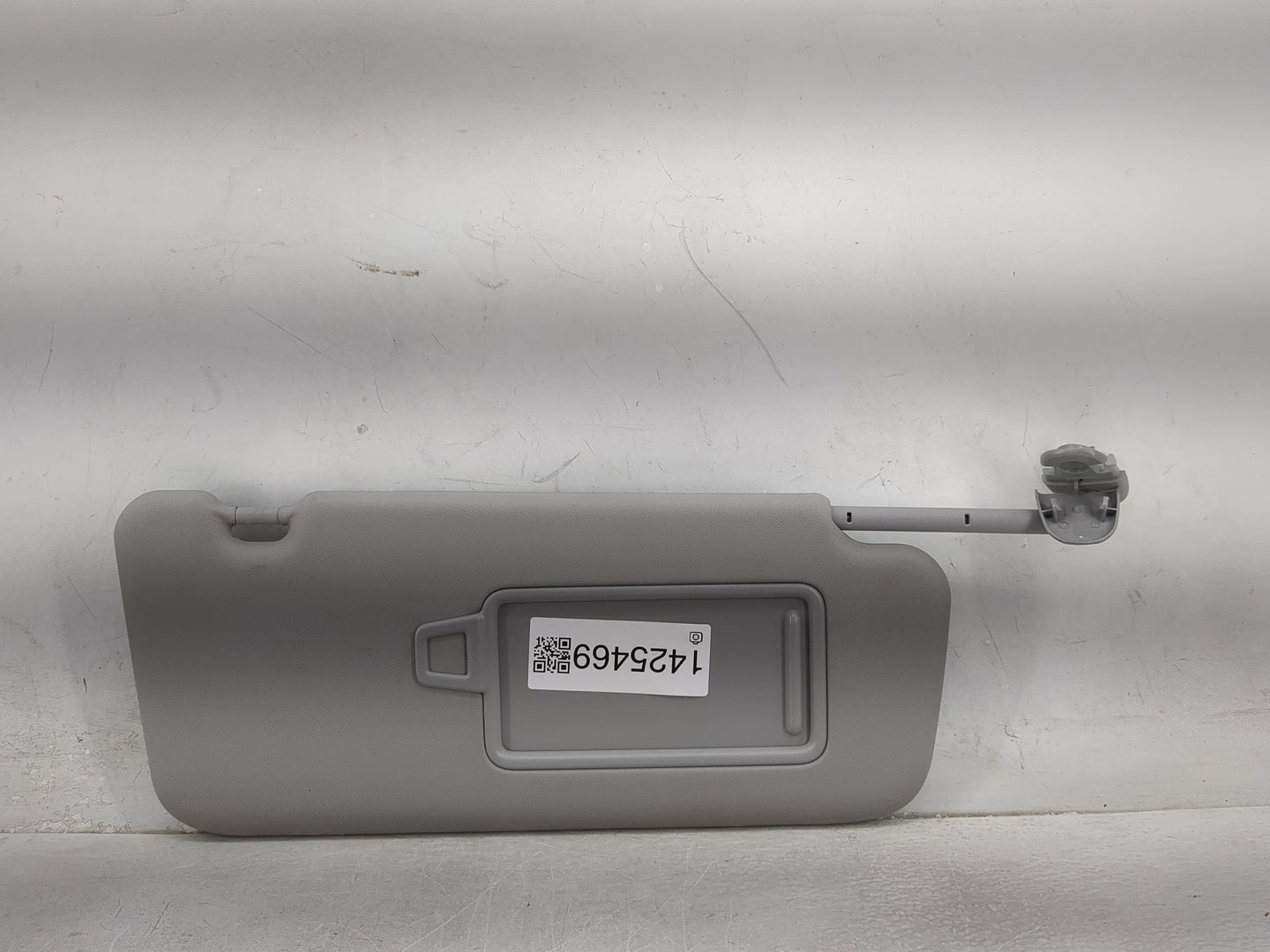 2022 Hyundai Kona Sun Visor Shade Replacement Passenger Right Mirror Fits OEM Used Auto Parts - Oemusedautoparts1.com