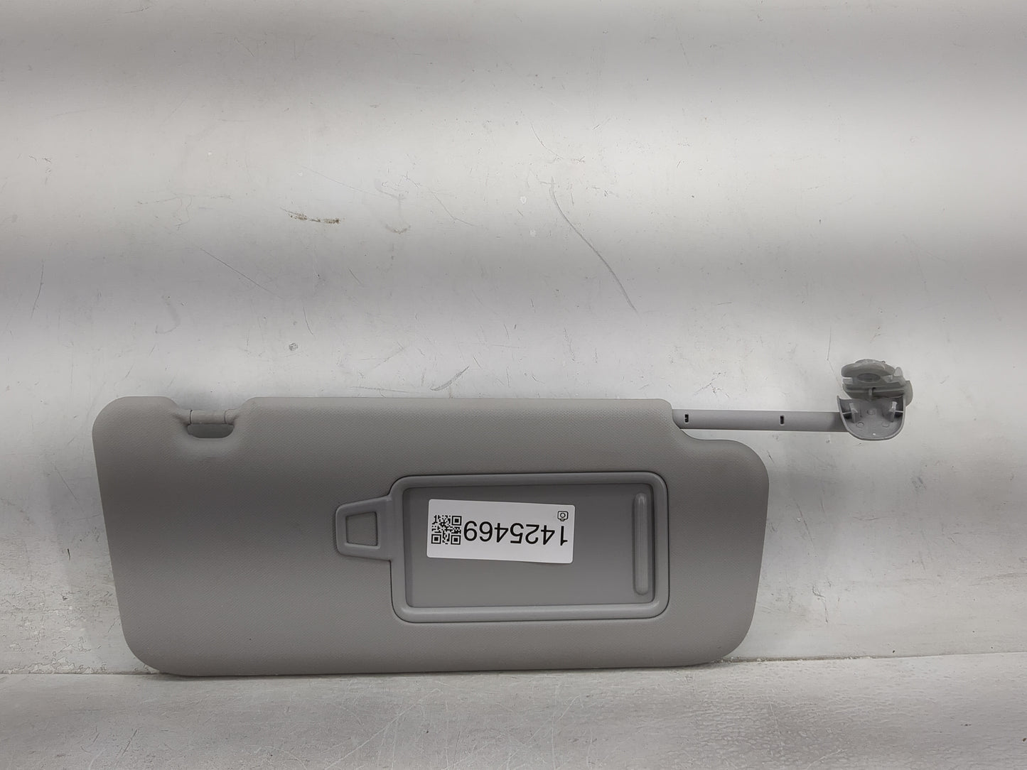 2022 Hyundai Kona Sun Visor Shade Replacement Passenger Right Mirror Fits OEM Used Auto Parts - Oemusedautoparts1.com
