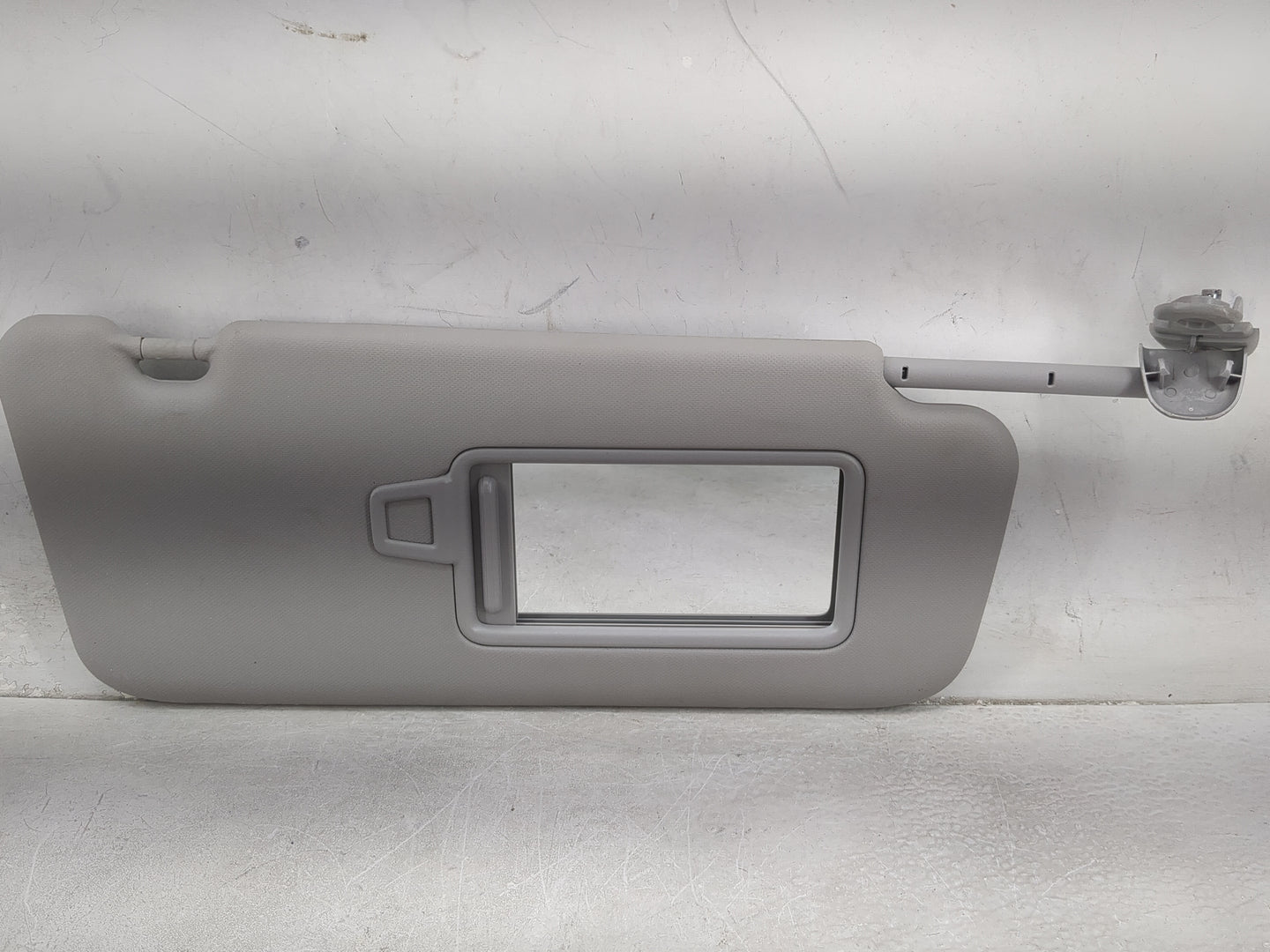 2022 Hyundai Kona Sun Visor Shade Replacement Passenger Right Mirror Fits OEM Used Auto Parts - Oemusedautoparts1.com