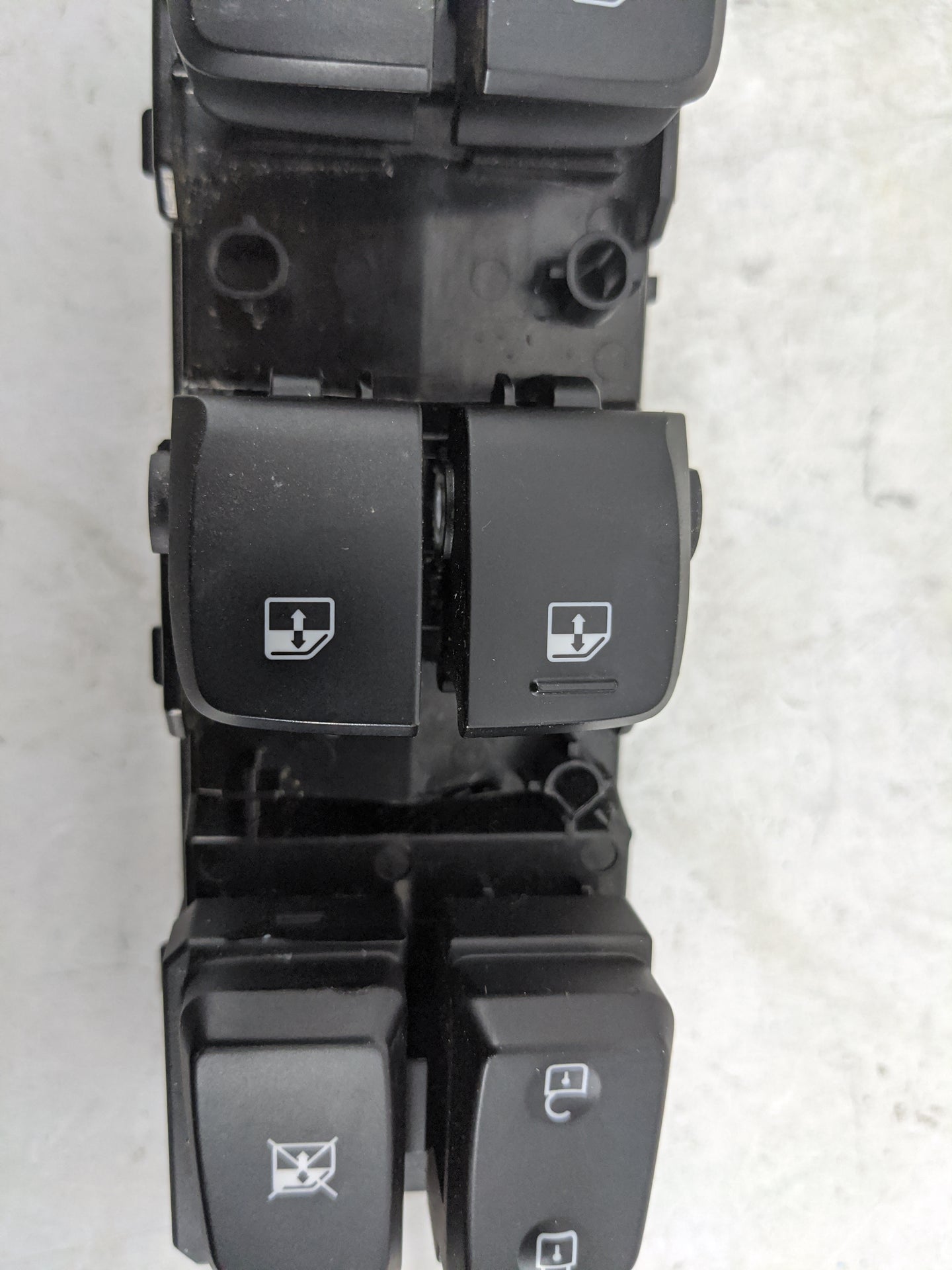 2018-2022 Hyundai Kona Master Power Window Switch Replacement Driver Side Left P/N:93570-J9200TMT Fits OEM Used Auto Parts -