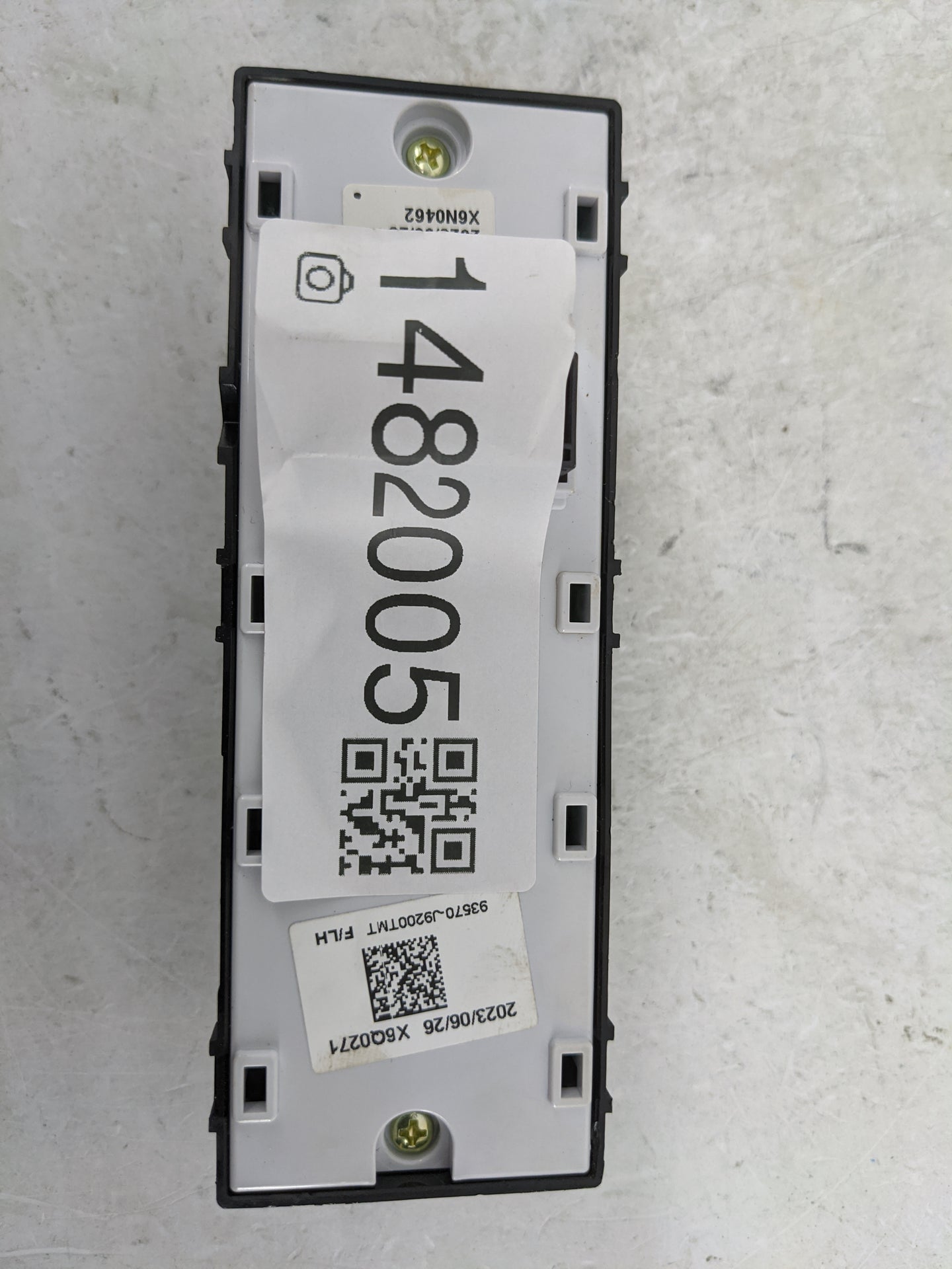 2018-2022 Hyundai Kona Master Power Window Switch Replacement Driver Side Left P/N:93570-J9200TMT Fits OEM Used Auto Parts -