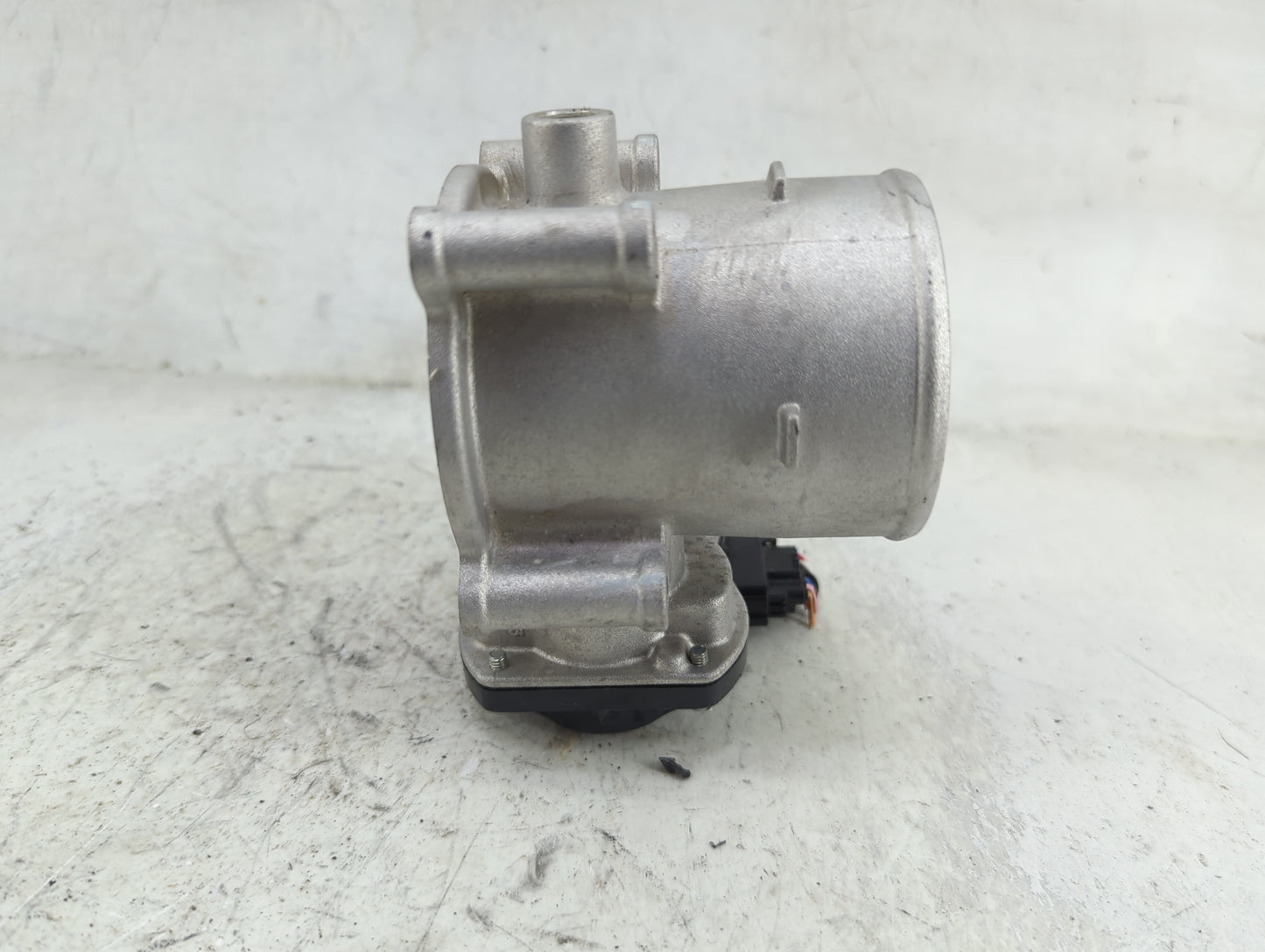2022 Hyundai Kona Throttle Body P/N:35100-2J410 62701 0F27 Fits Fits 2021 OEM Used Auto Parts - Oemusedautoparts1.com