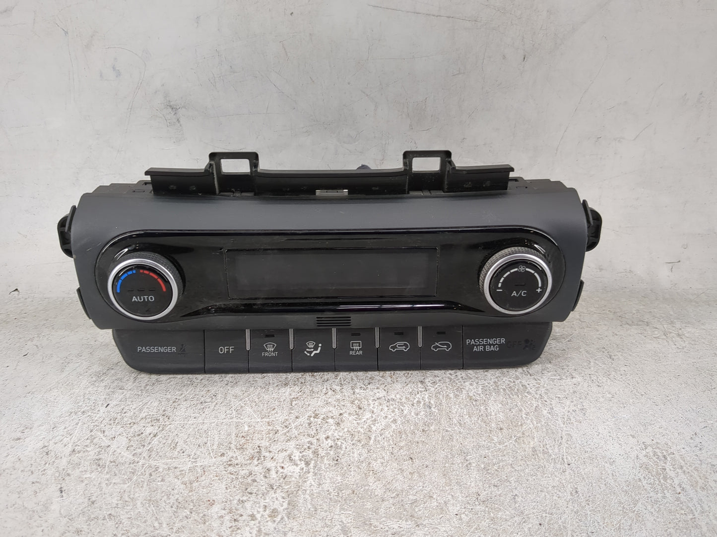2022 Hyundai Kona Climate Control Module Temperature AC/Heater Replacement P/N:97250-J9DT0 C20038-8450 Fits OEM Used Auto Pa