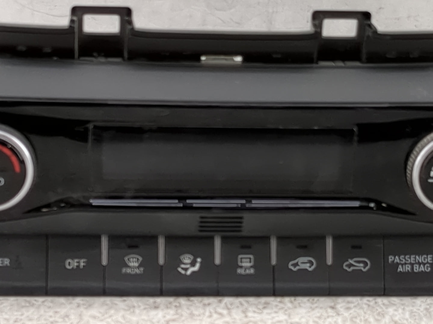 2022 Hyundai Kona Climate Control Module Temperature AC/Heater Replacement P/N:97250-J9DT0 C20038-8450 Fits OEM Used Auto Pa