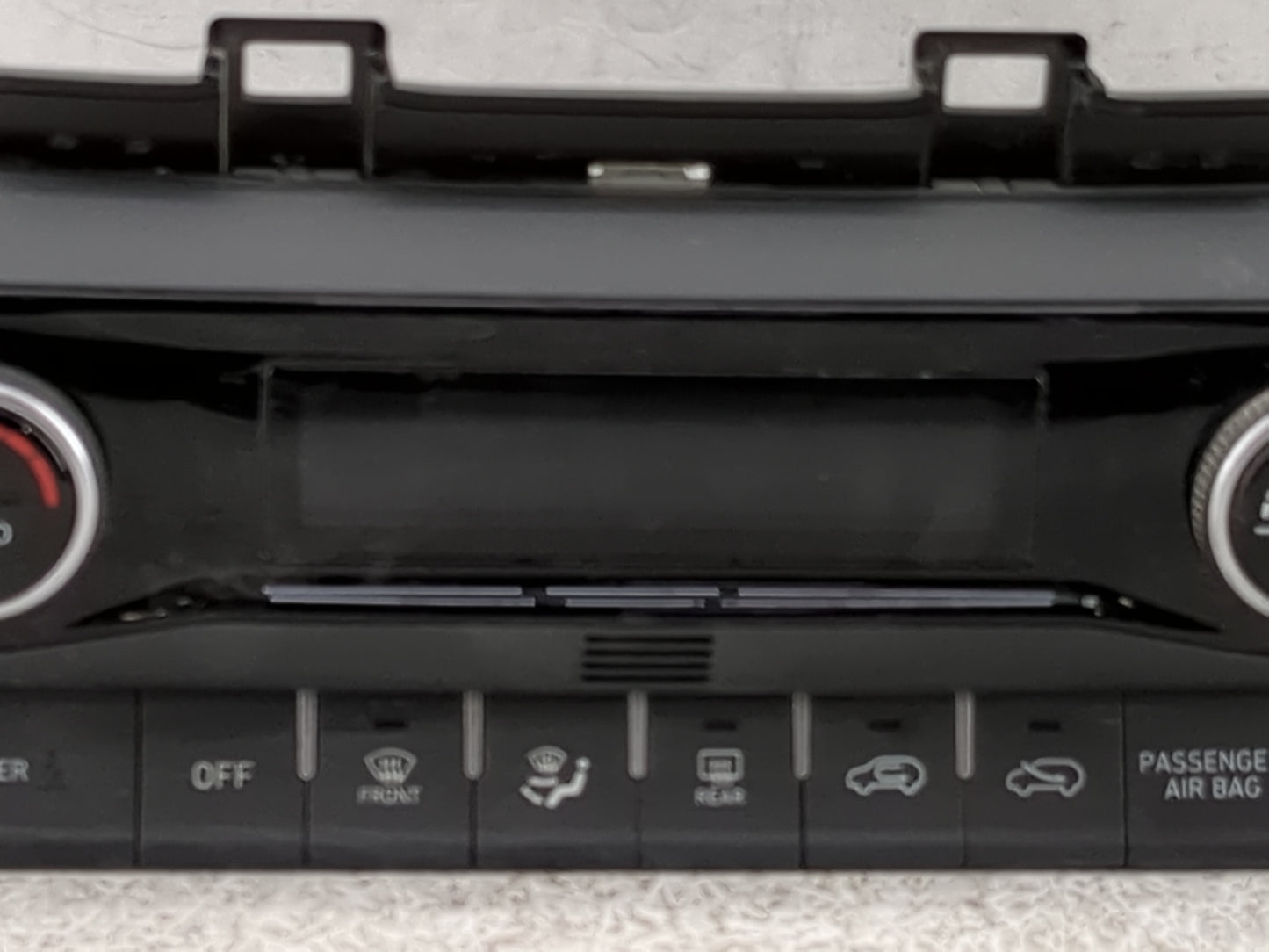 2022 Hyundai Kona Climate Control Module Temperature AC/Heater Replacement P/N:97250-J9DT0 C20038-8450 Fits OEM Used Auto Pa