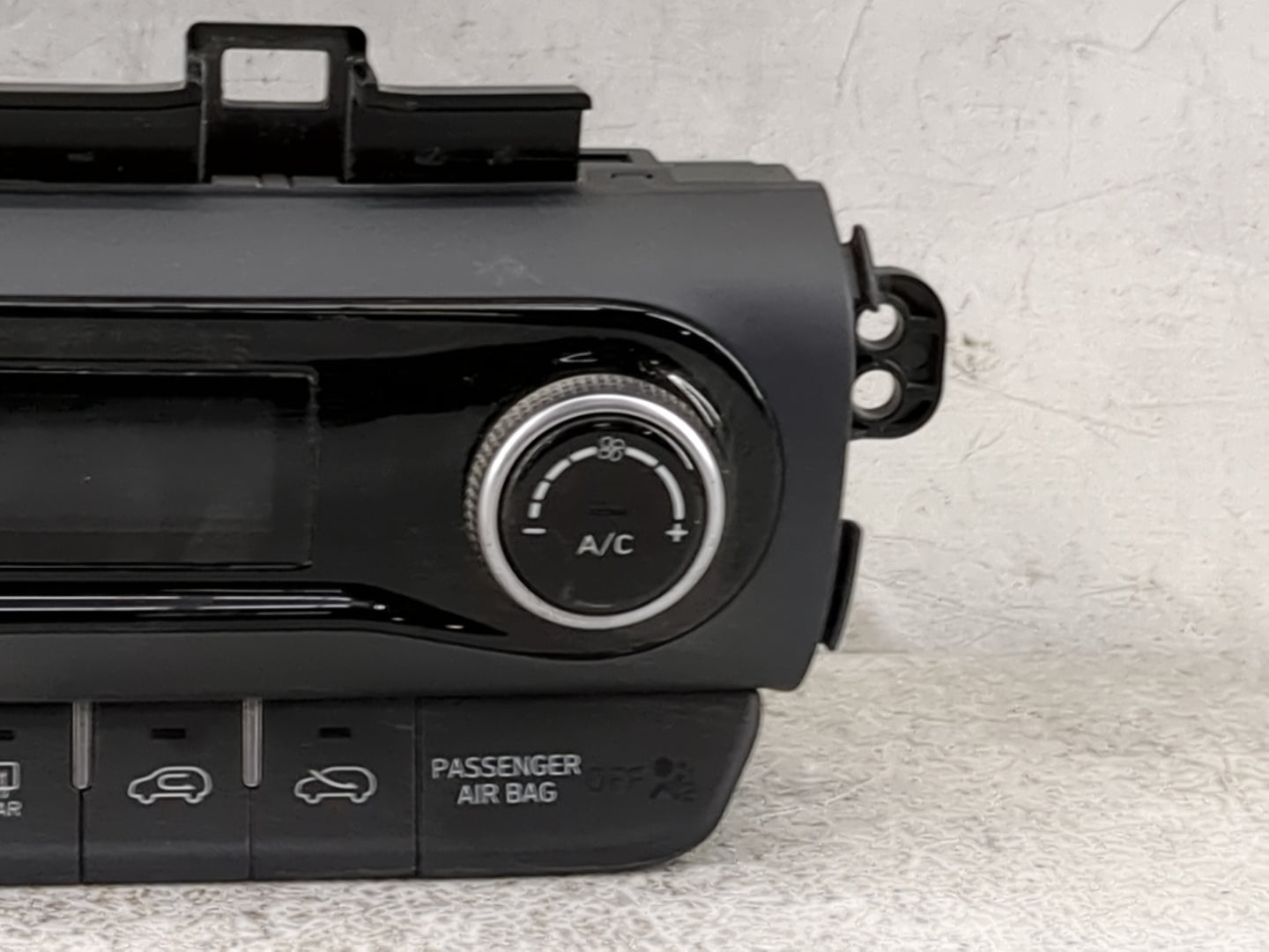 2022 Hyundai Kona Climate Control Module Temperature AC/Heater Replacement P/N:97250-J9DT0 C20038-8450 Fits OEM Used Auto Pa