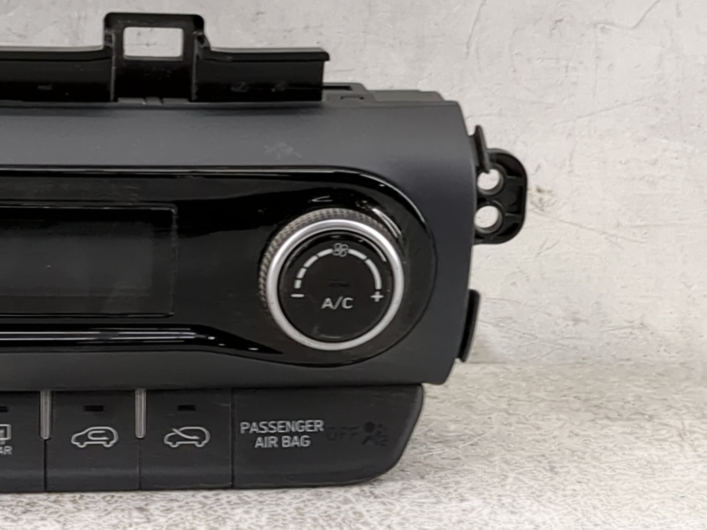 2022 Hyundai Kona Climate Control Module Temperature AC/Heater Replacement P/N:97250-J9DT0 C20038-8450 Fits OEM Used Auto Pa