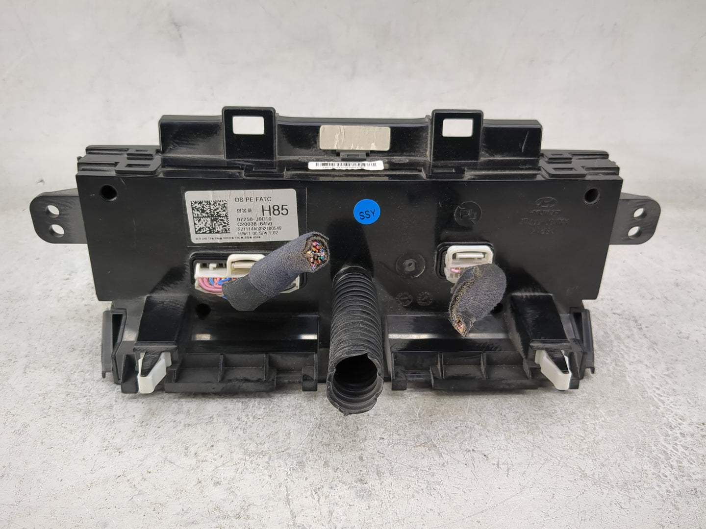 2022 Hyundai Kona Climate Control Module Temperature AC/Heater Replacement P/N:97250-J9DT0 C20038-8450 Fits OEM Used Auto Pa