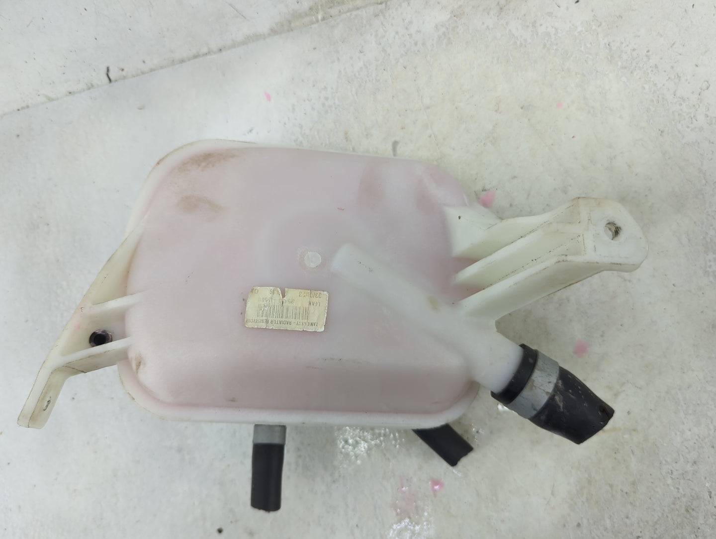 2022-2022 Hyundai Kona Radiator Coolant Overflow Expansion Tank Bottle - Oemusedautoparts1.com