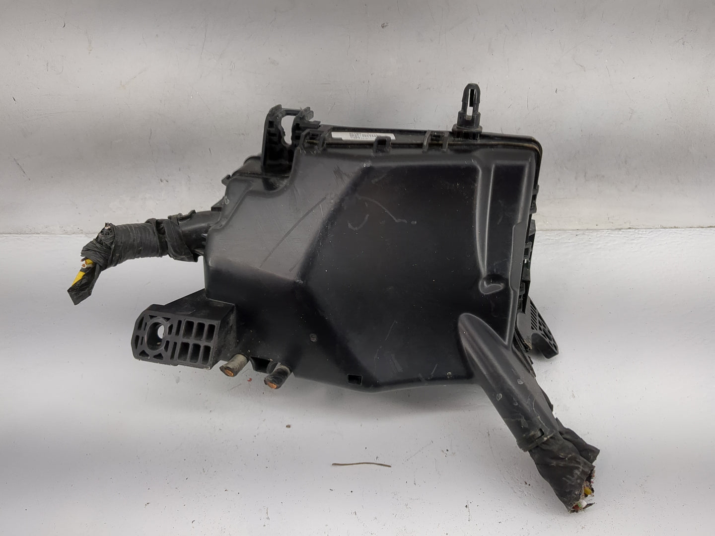 2022 Hyundai Kona Fusebox Fuse Box Panel Relay Module P/N:91956-J9220 Fits OEM Used Auto Parts - Oemusedautoparts1.com