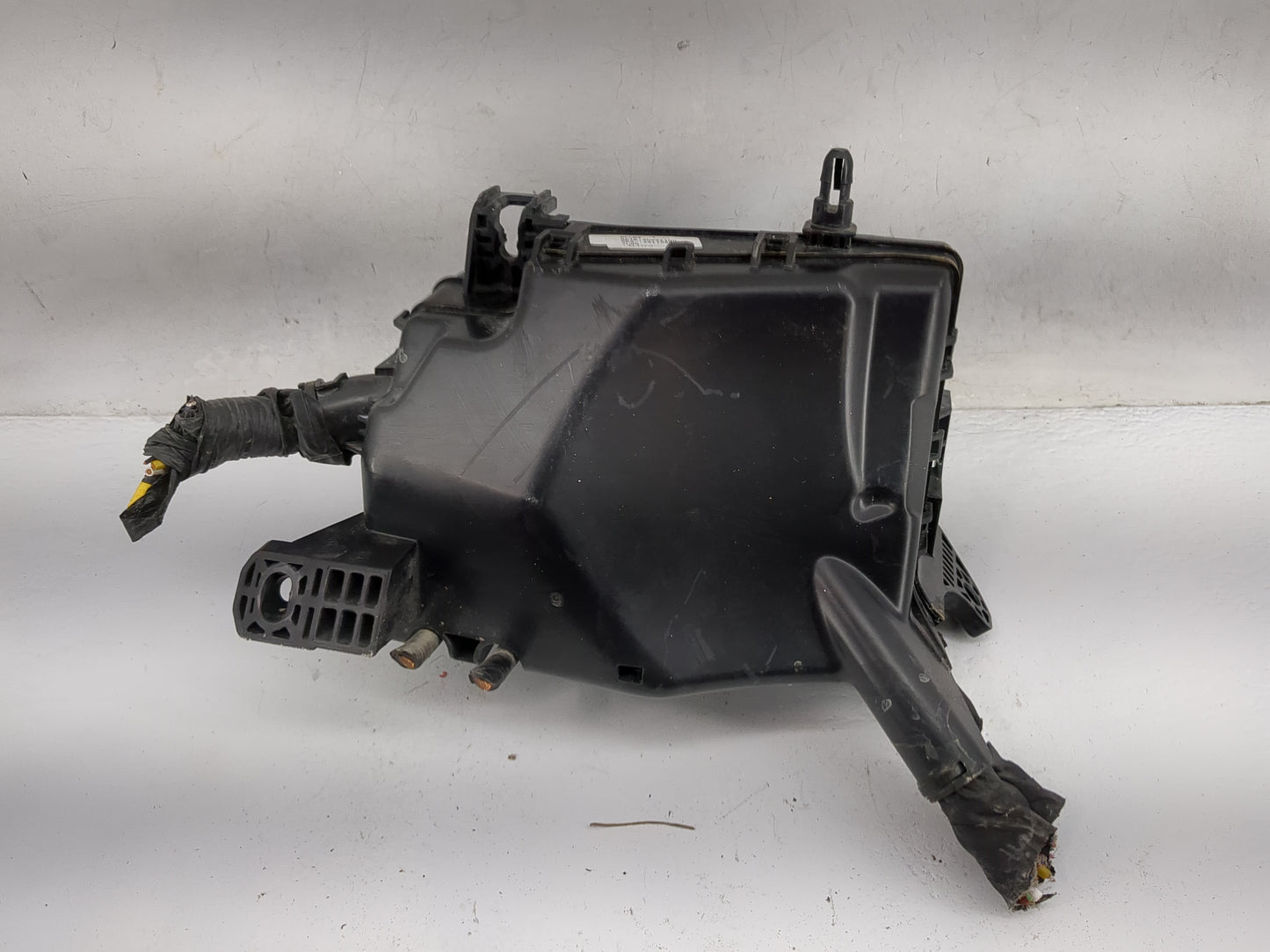 2022 Hyundai Kona Fusebox Fuse Box Panel Relay Module P/N:91956-J9220 Fits OEM Used Auto Parts - Oemusedautoparts1.com