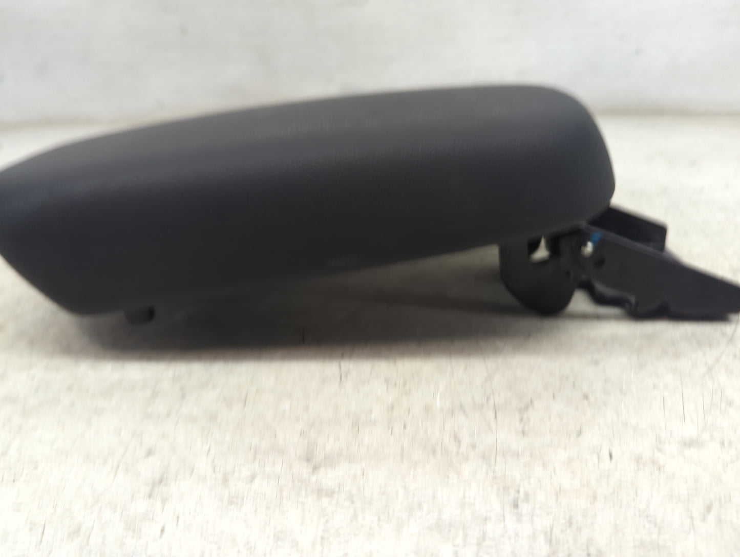 2023 Hyundai Kona Center Console Armrest Cover Lid Fits OEM Used Auto Parts - Oemusedautoparts1.com