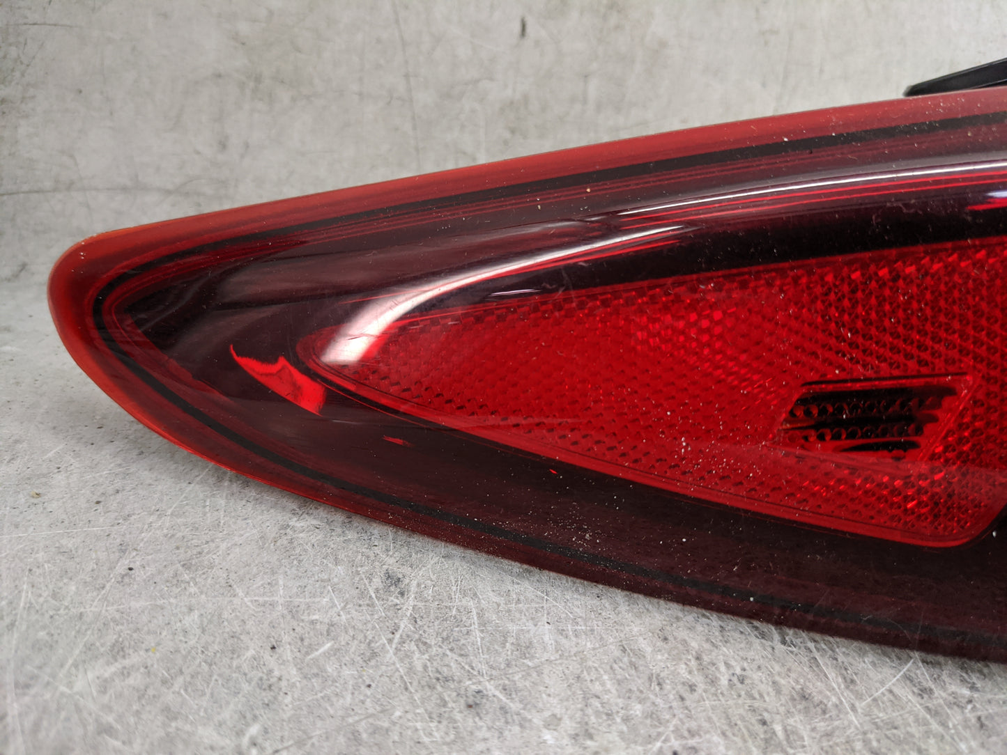 2022 Hyundai Kona Tail Light Assembly Driver Left OEM P/N:92401J9510 92401-J95, 92401-J96 Fits OEM Used Auto Parts - Oemused