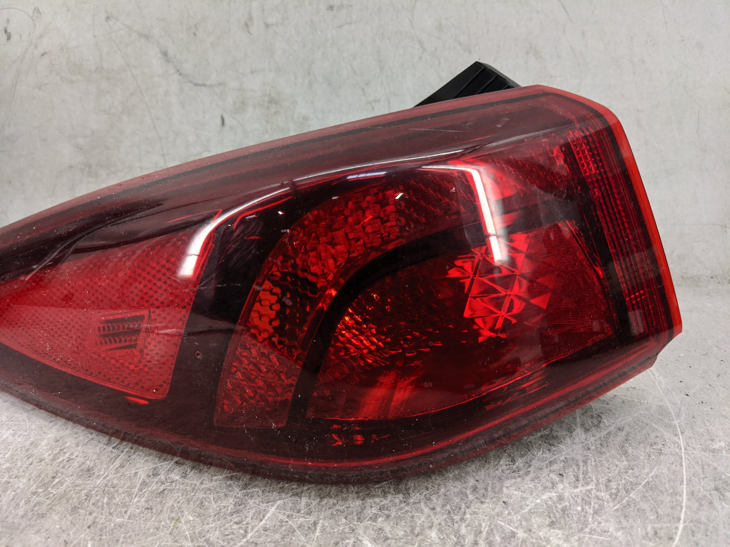 2022 Hyundai Kona Tail Light Assembly Driver Left OEM P/N:92401J9510 92401-J95, 92401-J96 Fits OEM Used Auto Parts - Oemused