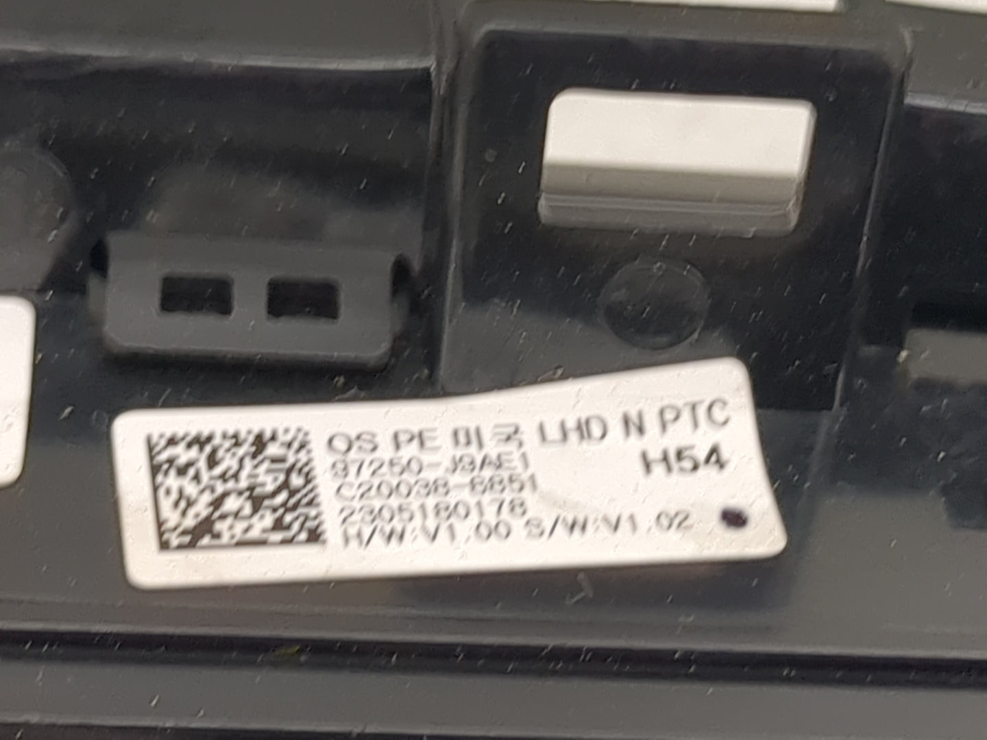 2022 Hyundai Kona Climate Control Module Temperature AC/Heater Replacement P/N:97250-J9AE1 C20038-6851, 2305180178 Fits OEM 