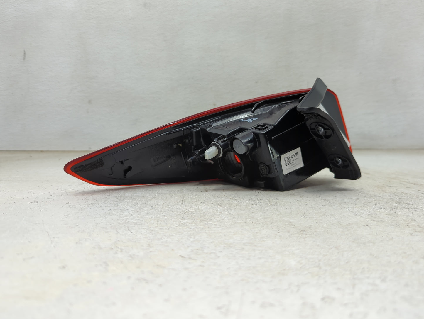 2022 Hyundai Kona Tail Light Assembly Passenger Right OEM P/N:92402J9510 92402-J95, 92402-J96, 92402-J951, 92402-J961 Fits O
