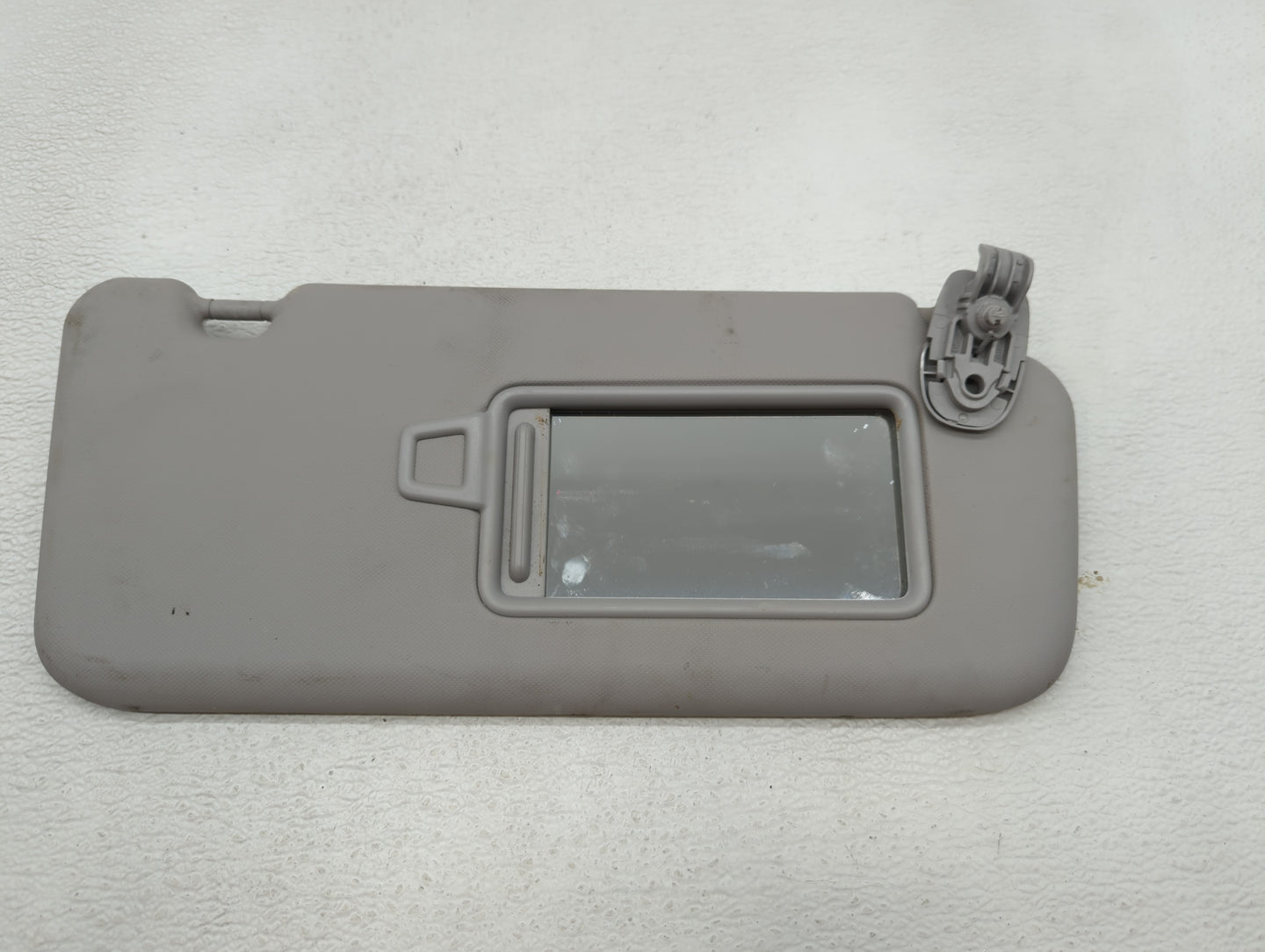 2022 Hyundai Kona Sun Visor Shade Replacement Passenger Right Mirror Fits OEM Used Auto Parts - Oemusedautoparts1.com