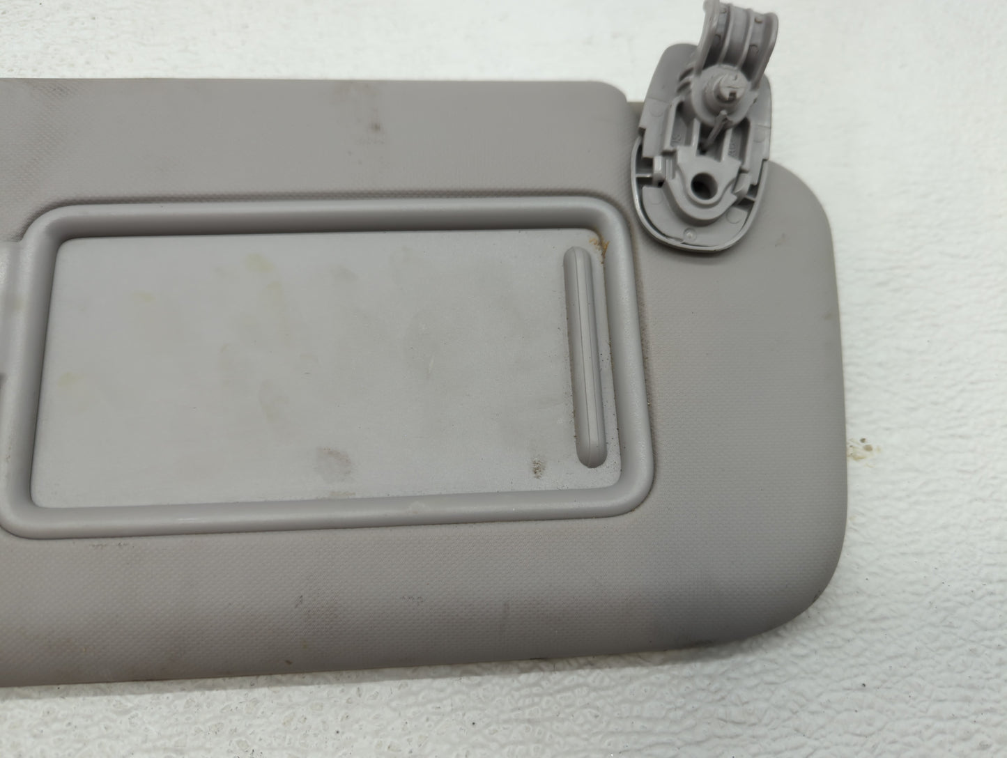 2022 Hyundai Kona Sun Visor Shade Replacement Passenger Right Mirror Fits OEM Used Auto Parts - Oemusedautoparts1.com