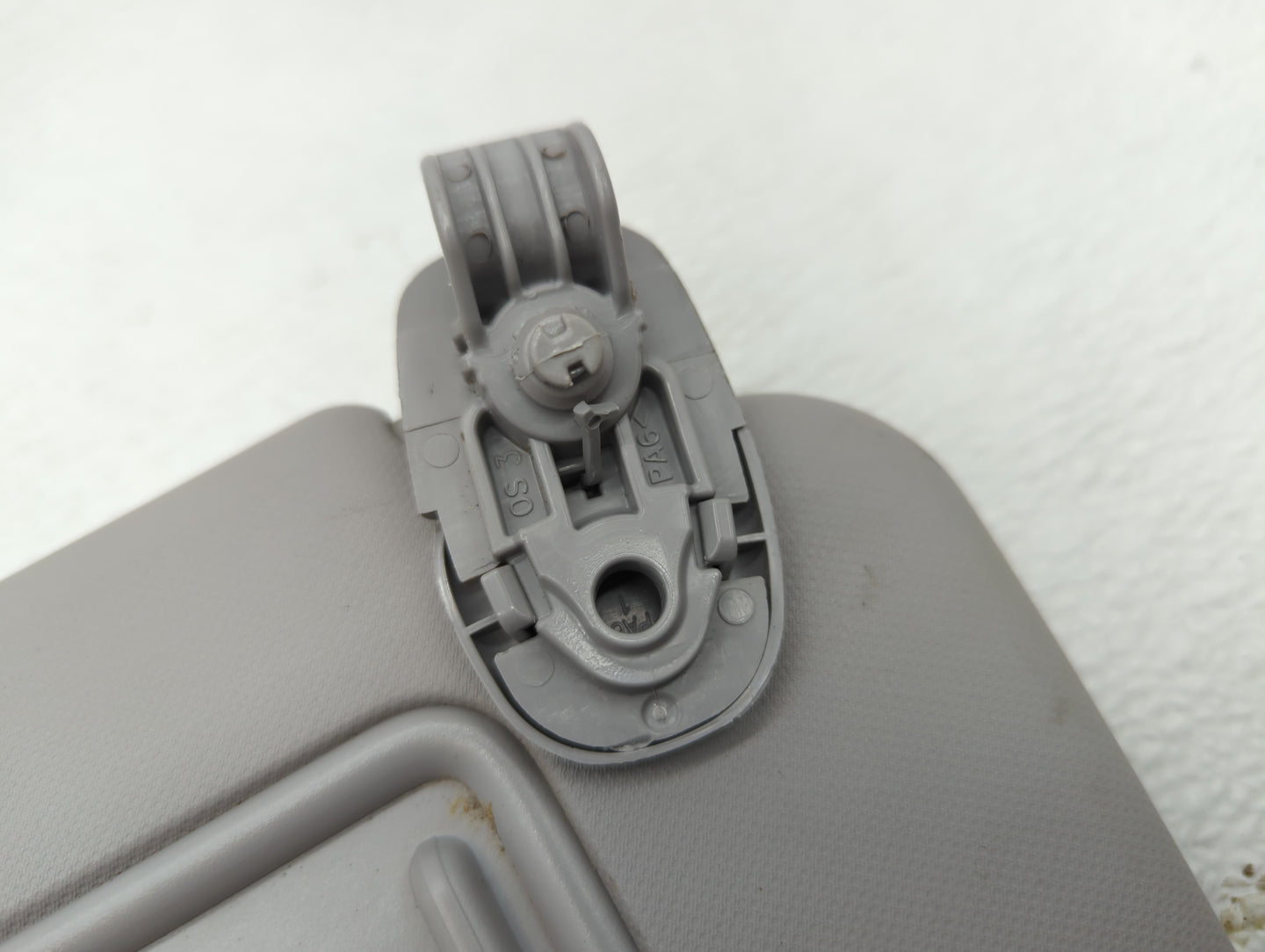 2022 Hyundai Kona Sun Visor Shade Replacement Passenger Right Mirror Fits OEM Used Auto Parts - Oemusedautoparts1.com